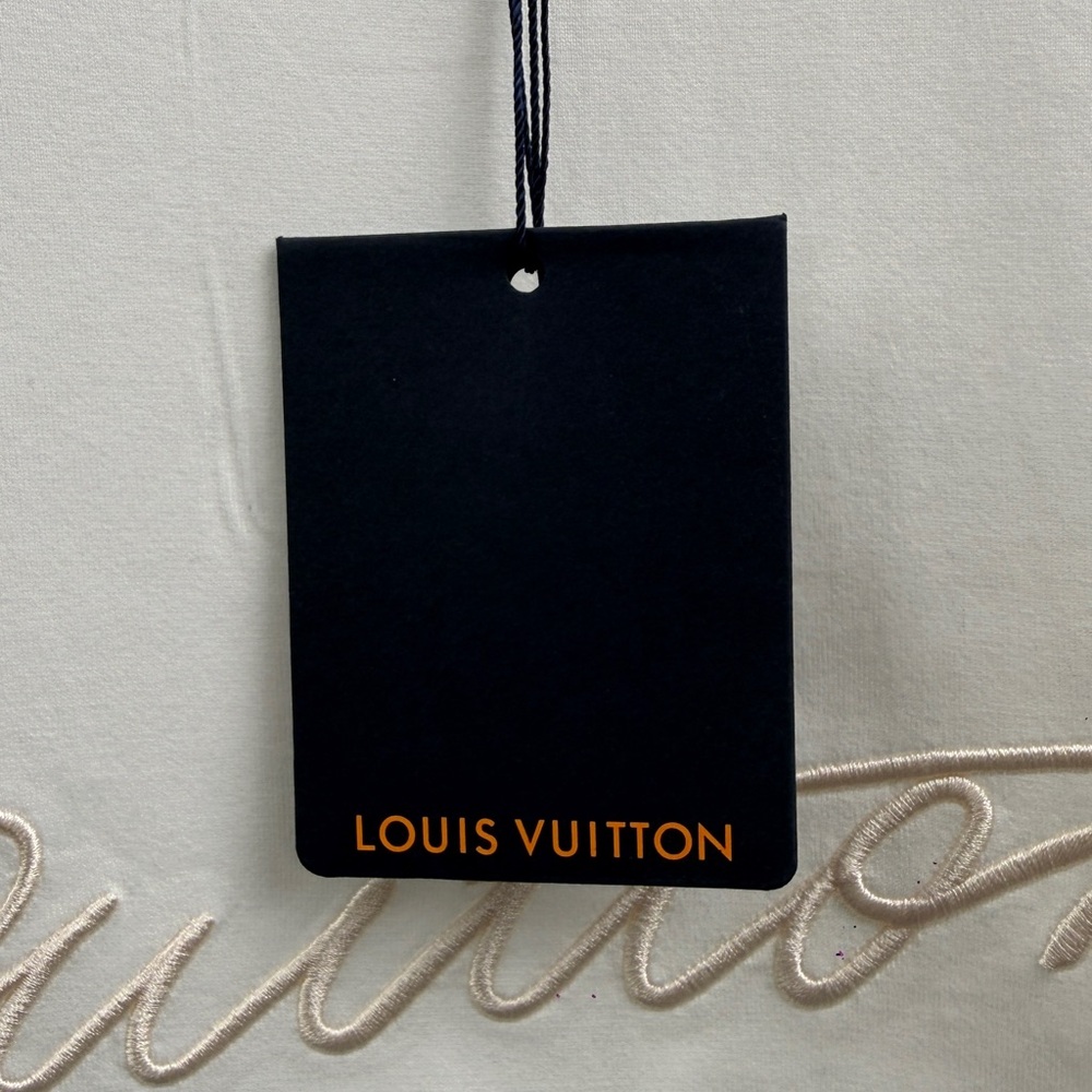 Louis Vuitton White Embroidered Script Logo T-Shirt - Picture 4 of 7